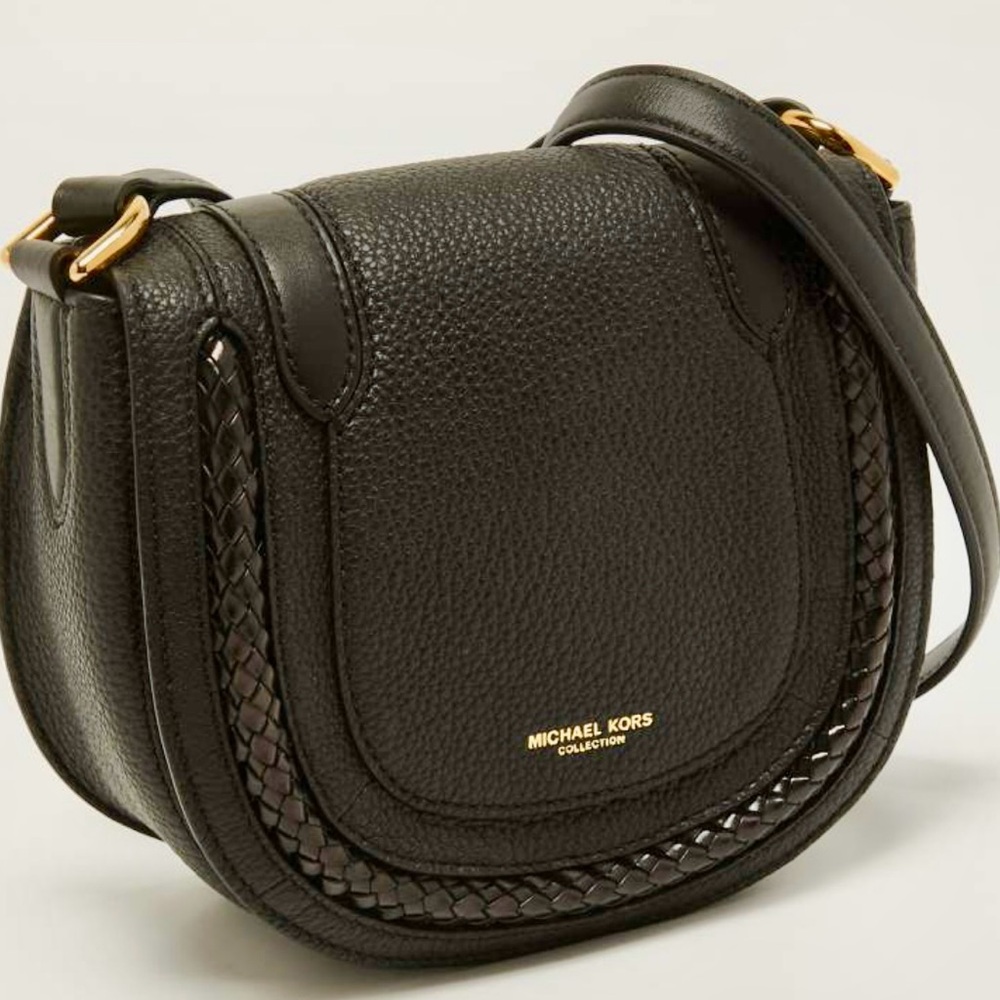 Michael Kors Crossbody Pocketbook.